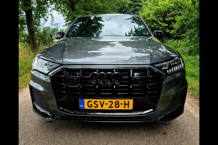 Audi Q7 60 TFSI e quattro Competition . Head-up . Sportstoelen. Panodak Audi Q7 60 TFSI e quattro Competition . Head-up . Sportstoelen. Panodak