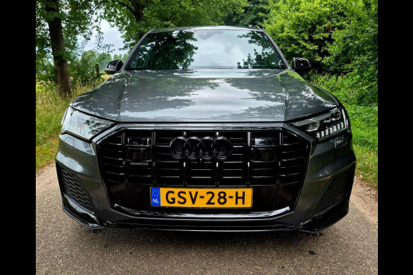 Audi Q7 60 TFSI e quattro Competition . Head-up . Sportstoelen. Panodak Audi Q7 60 TFSI e quattro Competition . Head-up . Sportstoelen. Panodak