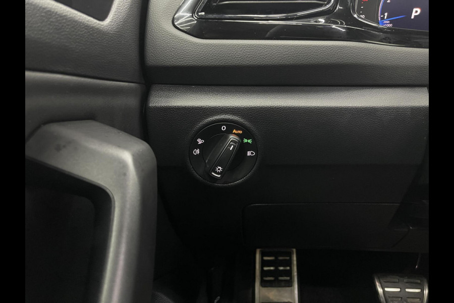 Volkswagen T-Roc 1.5 TSI R-Line | Black Edition | IQ | Pano Volkswagen T-Roc 1.5 TSI R-Line | Black Edition | IQ | Pano