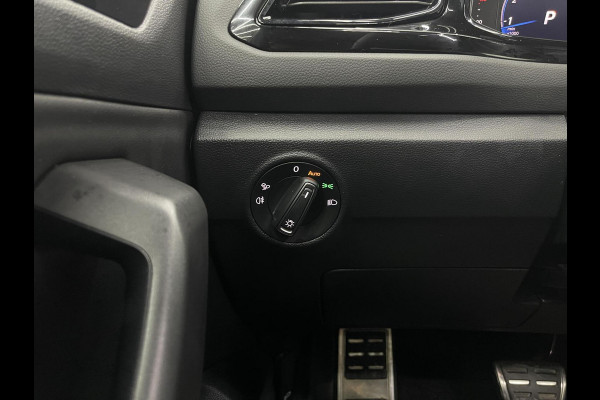 Volkswagen T-Roc 1.5 TSI R-Line | Black Edition | IQ | Pano Volkswagen T-Roc 1.5 TSI R-Line | Black Edition | IQ | Pano