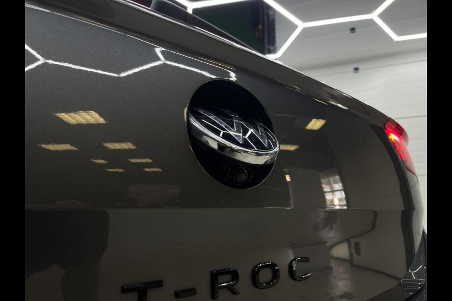 Volkswagen T-Roc 1.5 TSI R-Line | Black Edition | IQ | Pano Volkswagen T-Roc 1.5 TSI R-Line | Black Edition | IQ | Pano