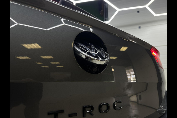Volkswagen T-Roc 1.5 TSI R-Line | Black Edition | IQ | Pano Volkswagen T-Roc 1.5 TSI R-Line | Black Edition | IQ | Pano