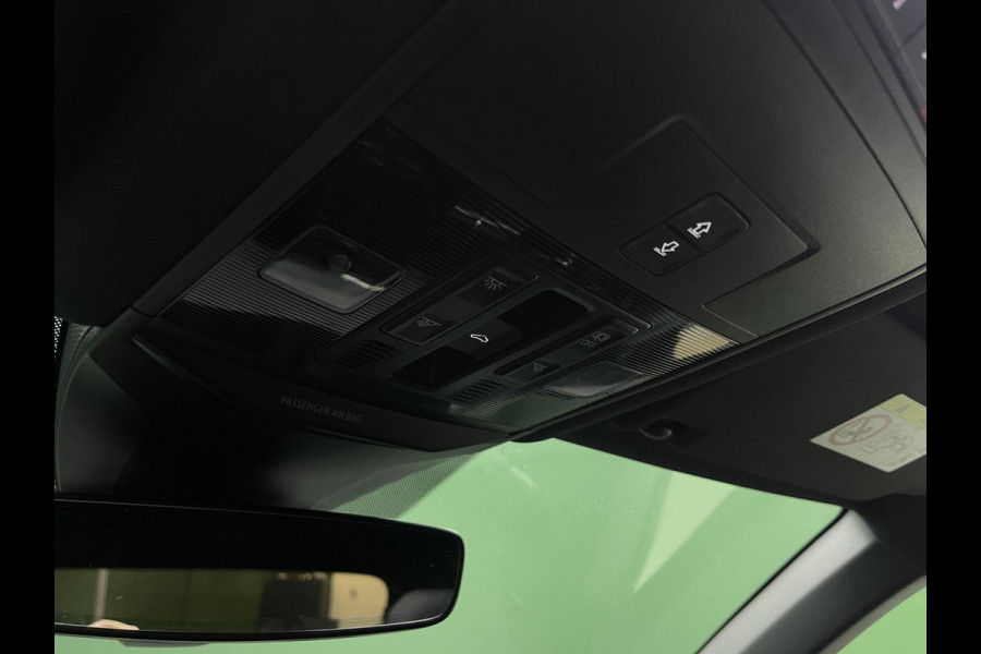 Volkswagen T-Roc 1.5 TSI R-Line | Black Edition | IQ | Pano Volkswagen T-Roc 1.5 TSI R-Line | Black Edition | IQ | Pano