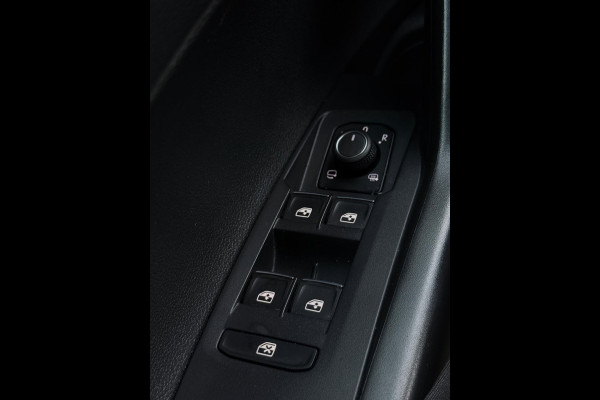 Volkswagen Polo 1.0 TSI 2x R-Line Panorama Camera CarPlay Volkswagen Polo 1.0 TSI 2x R-Line Panorama Camera CarPlay