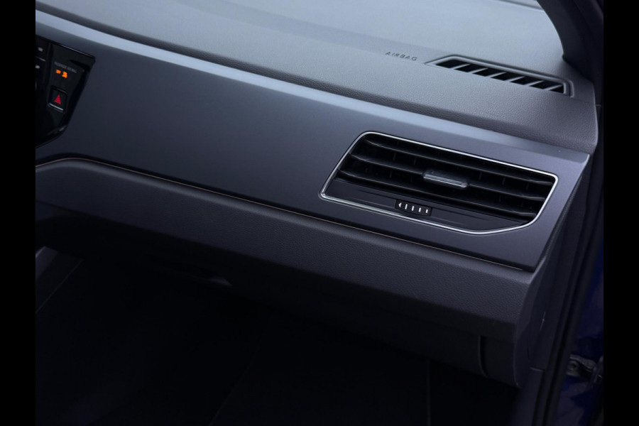 Volkswagen Polo 1.0 TSI 2x R-Line Panorama Camera CarPlay Volkswagen Polo 1.0 TSI 2x R-Line Panorama Camera CarPlay