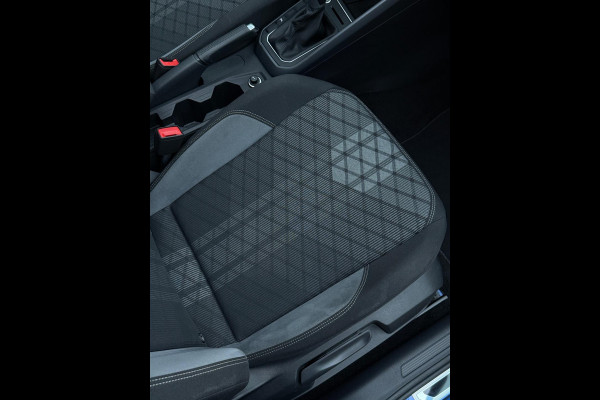 Volkswagen Polo 1.0 TSI 2x R-Line Panorama Camera CarPlay Volkswagen Polo 1.0 TSI 2x R-Line Panorama Camera CarPlay