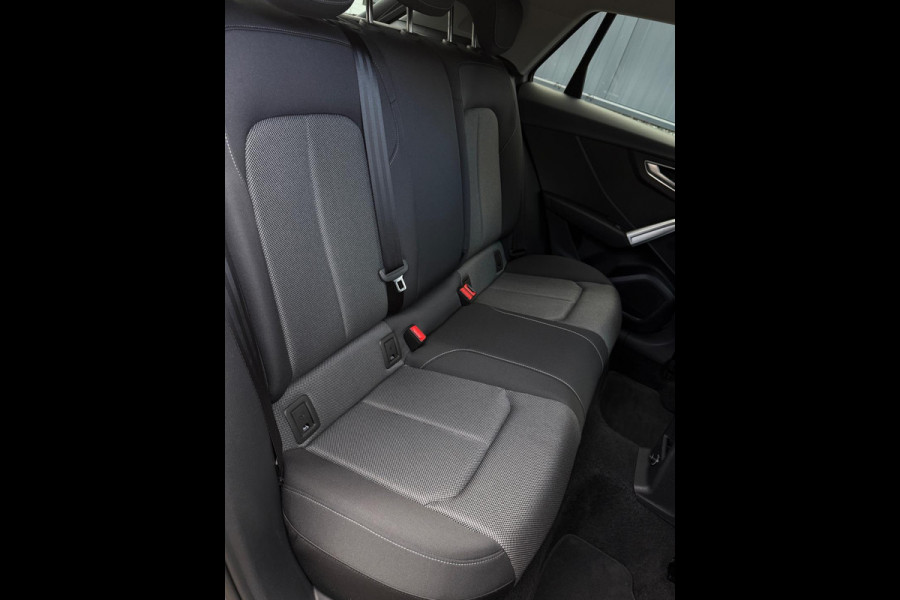 Audi Q2 35 TFSI 2x S-Line CarPlay Camera LED