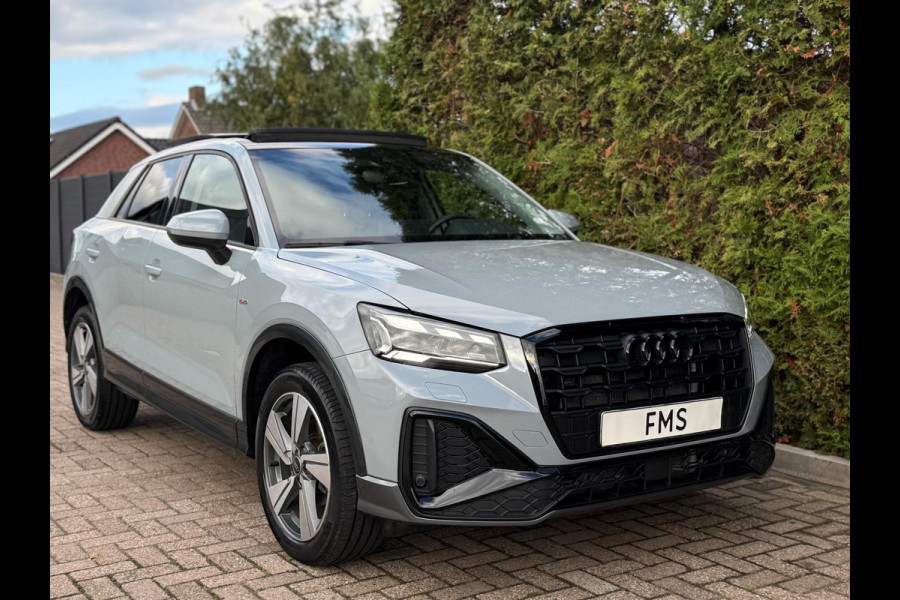 Audi Q2 35 TFSI 2x S-Line CarPlay Camera LED