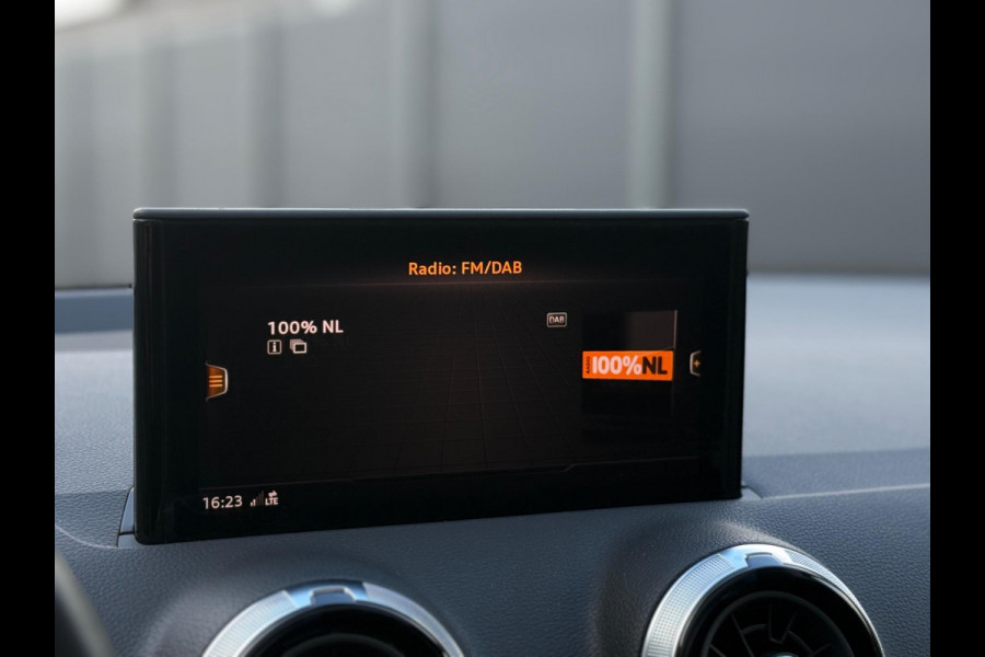 Audi Q2 35 TFSI 2x S-Line CarPlay Camera LED