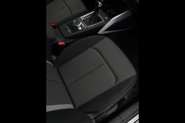 Audi Q2 35 TFSI 2x S-Line CarPlay Camera LED