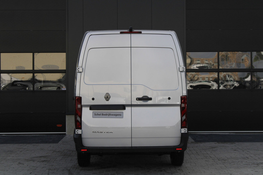 Renault Master T35 2.0 dCi 170pk L2H2 Extra - 2x Schuifdeur - Navigatie - Blind Spot - Camera - Stoelverwarming - Verwarmde voorruit - Rijklaar Renault Master T35 2.0 dCi 170pk L2H2 Extra - 2x Schuifdeur - Navigatie - Blind Spot - Camera - Stoelverwarming - Verwarmde voorruit - Rijklaar