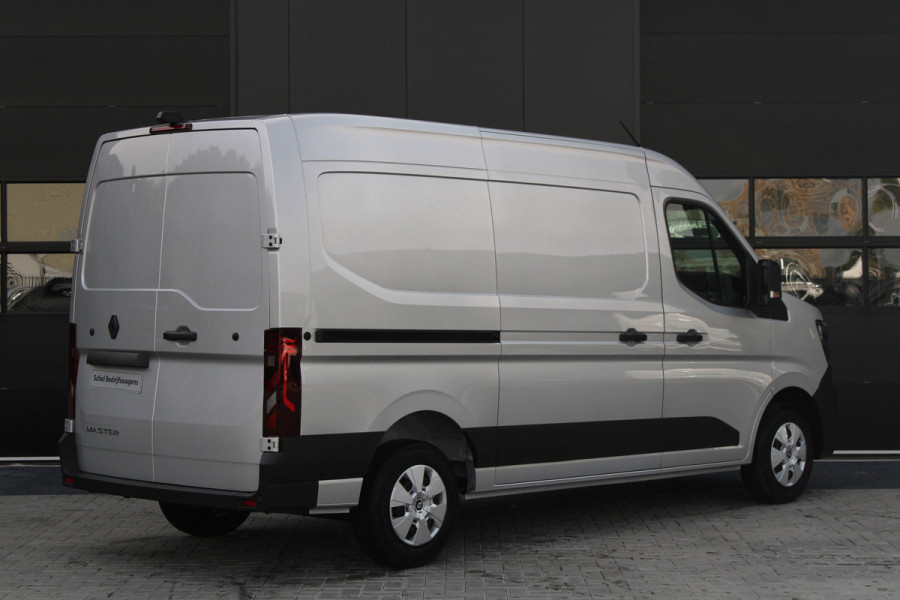 Renault Master T35 2.0 dCi 170pk L2H2 Extra - 2x Schuifdeur - Navigatie - Blind Spot - Camera - Stoelverwarming - Verwarmde voorruit - Rijklaar Renault Master T35 2.0 dCi 170pk L2H2 Extra - 2x Schuifdeur - Navigatie - Blind Spot - Camera - Stoelverwarming - Verwarmde voorruit - Rijklaar