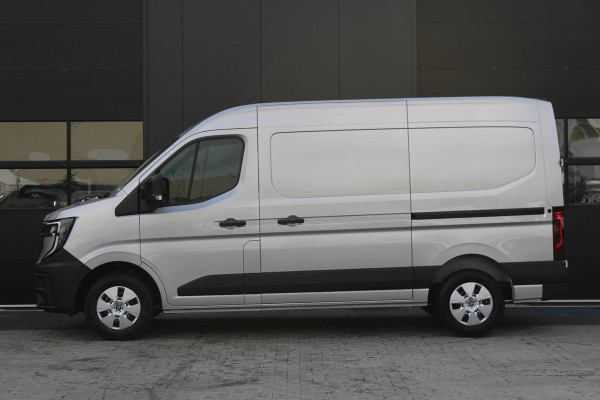 Renault Master T35 2.0 dCi 170pk L2H2 Extra - 2x Schuifdeur - Navigatie - Blind Spot - Camera - Stoelverwarming - Verwarmde voorruit - Rijklaar Renault Master T35 2.0 dCi 170pk L2H2 Extra - 2x Schuifdeur - Navigatie - Blind Spot - Camera - Stoelverwarming - Verwarmde voorruit - Rijklaar