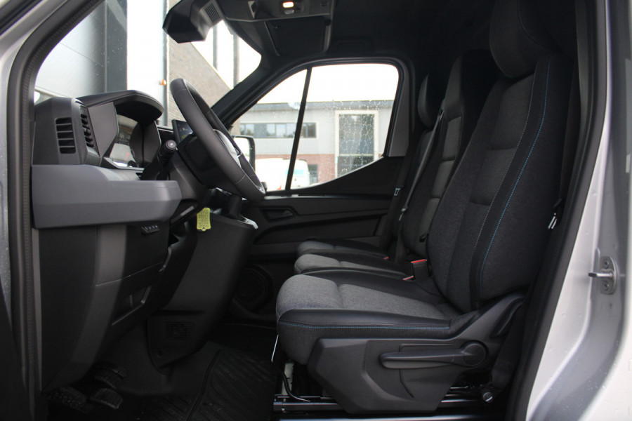 Renault Master T35 2.0 dCi 170pk L2H2 Extra - 2x Schuifdeur - Navigatie - Blind Spot - Camera - Stoelverwarming - Verwarmde voorruit - Rijklaar Renault Master T35 2.0 dCi 170pk L2H2 Extra - 2x Schuifdeur - Navigatie - Blind Spot - Camera - Stoelverwarming - Verwarmde voorruit - Rijklaar
