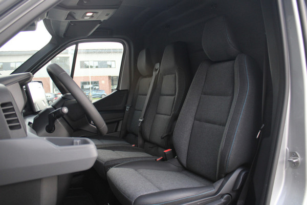 Renault Master T35 2.0 dCi 170pk L2H2 Extra - 2x Schuifdeur - Navigatie - Blind Spot - Camera - Stoelverwarming - Verwarmde voorruit - Rijklaar Renault Master T35 2.0 dCi 170pk L2H2 Extra - 2x Schuifdeur - Navigatie - Blind Spot - Camera - Stoelverwarming - Verwarmde voorruit - Rijklaar