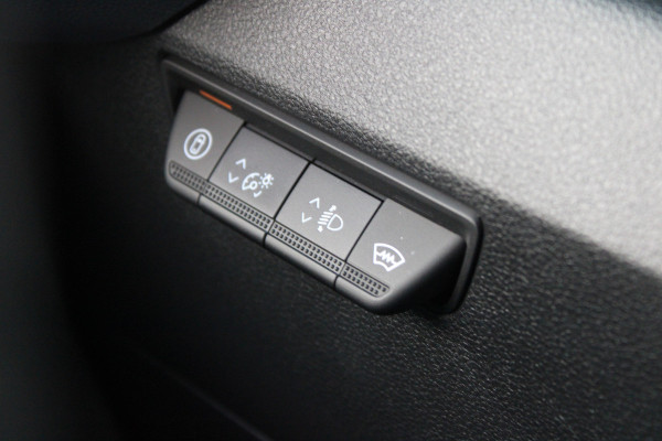 Renault Master T35 2.0 dCi 170pk L2H2 Extra - 2x Schuifdeur - Navigatie - Blind Spot - Camera - Stoelverwarming - Verwarmde voorruit - Rijklaar Renault Master T35 2.0 dCi 170pk L2H2 Extra - 2x Schuifdeur - Navigatie - Blind Spot - Camera - Stoelverwarming - Verwarmde voorruit - Rijklaar