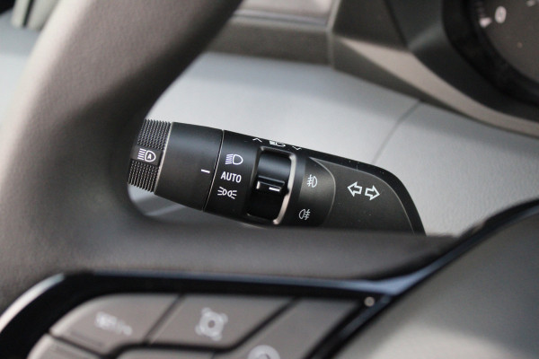 Renault Master T35 2.0 dCi 170pk L2H2 Extra - 2x Schuifdeur - Navigatie - Blind Spot - Camera - Stoelverwarming - Verwarmde voorruit - Rijklaar Renault Master T35 2.0 dCi 170pk L2H2 Extra - 2x Schuifdeur - Navigatie - Blind Spot - Camera - Stoelverwarming - Verwarmde voorruit - Rijklaar