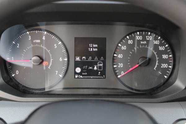 Renault Master T35 2.0 dCi 170pk L2H2 Extra - 2x Schuifdeur - Navigatie - Blind Spot - Camera - Stoelverwarming - Verwarmde voorruit - Rijklaar Renault Master T35 2.0 dCi 170pk L2H2 Extra - 2x Schuifdeur - Navigatie - Blind Spot - Camera - Stoelverwarming - Verwarmde voorruit - Rijklaar