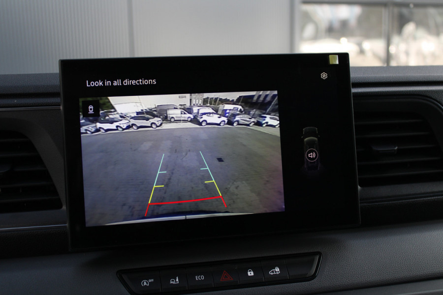 Renault Master T35 2.0 dCi 170pk L2H2 Extra - 2x Schuifdeur - Navigatie - Blind Spot - Camera - Stoelverwarming - Verwarmde voorruit - Rijklaar Renault Master T35 2.0 dCi 170pk L2H2 Extra - 2x Schuifdeur - Navigatie - Blind Spot - Camera - Stoelverwarming - Verwarmde voorruit - Rijklaar