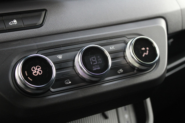 Renault Master T35 2.0 dCi 170pk L2H2 Extra - 2x Schuifdeur - Navigatie - Blind Spot - Camera - Stoelverwarming - Verwarmde voorruit - Rijklaar Renault Master T35 2.0 dCi 170pk L2H2 Extra - 2x Schuifdeur - Navigatie - Blind Spot - Camera - Stoelverwarming - Verwarmde voorruit - Rijklaar