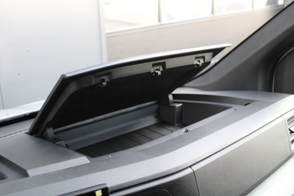 Renault Master T35 2.0 dCi 170pk L2H2 Extra - 2x Schuifdeur - Navigatie - Blind Spot - Camera - Stoelverwarming - Verwarmde voorruit - Rijklaar Renault Master T35 2.0 dCi 170pk L2H2 Extra - 2x Schuifdeur - Navigatie - Blind Spot - Camera - Stoelverwarming - Verwarmde voorruit - Rijklaar