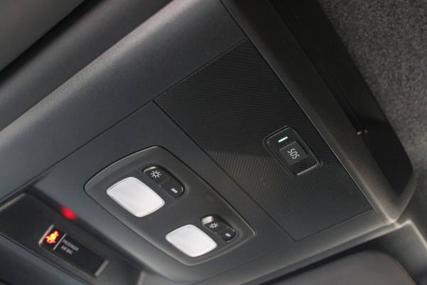 Renault Master T35 2.0 dCi 170pk L2H2 Extra - 2x Schuifdeur - Navigatie - Blind Spot - Camera - Stoelverwarming - Verwarmde voorruit - Rijklaar Renault Master T35 2.0 dCi 170pk L2H2 Extra - 2x Schuifdeur - Navigatie - Blind Spot - Camera - Stoelverwarming - Verwarmde voorruit - Rijklaar