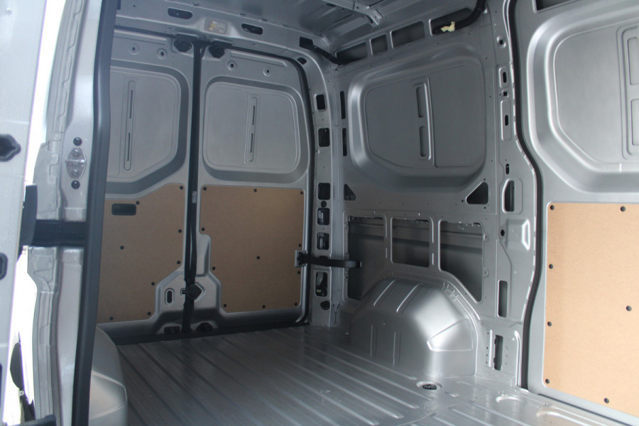 Renault Master T35 2.0 dCi 170pk L2H2 Extra - 2x Schuifdeur - Navigatie - Blind Spot - Camera - Stoelverwarming - Verwarmde voorruit - Rijklaar Renault Master T35 2.0 dCi 170pk L2H2 Extra - 2x Schuifdeur - Navigatie - Blind Spot - Camera - Stoelverwarming - Verwarmde voorruit - Rijklaar