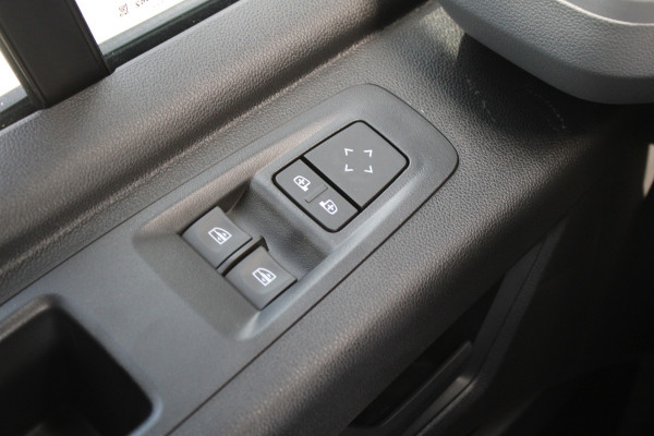 Renault Master T35 2.0 dCi 170pk L2H2 Extra - 2x Schuifdeur - Navigatie - Blind Spot - Camera - Stoelverwarming - Verwarmde voorruit - Rijklaar