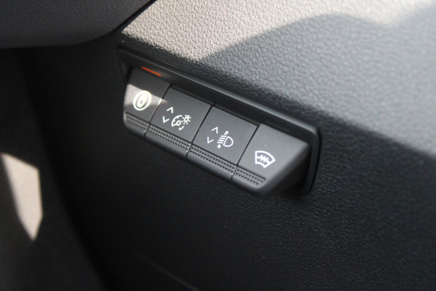 Renault Master T35 2.0 dCi 170pk L2H2 Extra - 2x Schuifdeur - Navigatie - Blind Spot - Camera - Stoelverwarming - Verwarmde voorruit - Rijklaar