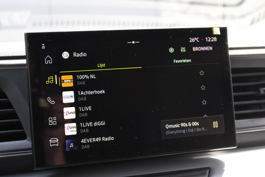 Renault Master T35 2.0 dCi 170pk L2H2 Extra - 2x Schuifdeur - Navigatie - Blind Spot - Camera - Stoelverwarming - Verwarmde voorruit - Rijklaar