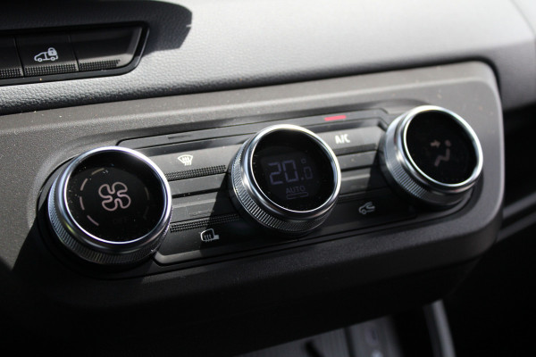 Renault Master T35 2.0 dCi 170pk L2H2 Extra - 2x Schuifdeur - Navigatie - Blind Spot - Camera - Stoelverwarming - Verwarmde voorruit - Rijklaar