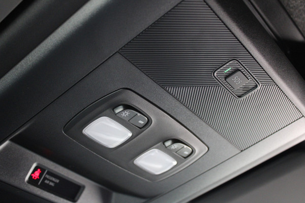 Renault Master T35 2.0 dCi 170pk L2H2 Extra - 2x Schuifdeur - Navigatie - Blind Spot - Camera - Stoelverwarming - Verwarmde voorruit - Rijklaar