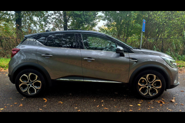 Renault Captur 1.6 E-Tech Plug-in Hybrid 160 Panoramadsk trekhaak Renault Captur 1.6 E-Tech Plug-in Hybrid 160 Panoramadsk trekhaak