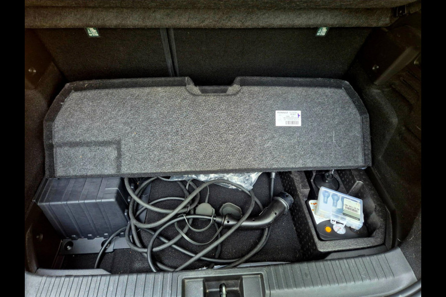 Renault Captur 1.6 E-Tech Plug-in Hybrid 160 Panoramadsk trekhaak Renault Captur 1.6 E-Tech Plug-in Hybrid 160 Panoramadsk trekhaak