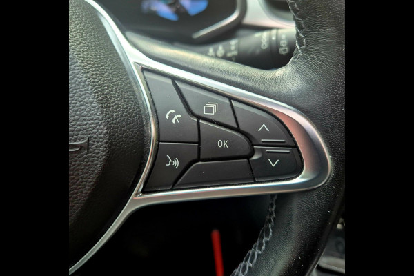 Renault Captur 1.6 E-Tech Plug-in Hybrid 160 Panoramadsk trekhaak Renault Captur 1.6 E-Tech Plug-in Hybrid 160 Panoramadsk trekhaak