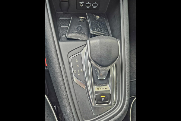 Renault Captur 1.6 E-Tech Plug-in Hybrid 160 Panoramadsk trekhaak Renault Captur 1.6 E-Tech Plug-in Hybrid 160 Panoramadsk trekhaak