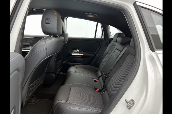 Mercedes-Benz EQA 250+ Business Solution 71 kWh | Parkeerpakket met achteruitrijcamera | Widescreen display | Zitcomfortpakket | Sfeerverlichting | EASY PACK achterklep | Stoelverwarming voor | Licht- en zicht pakket | Mercedes-Benz EQA 250+ Business Solution 71 kWh | Parkeerpakket met achteruitrijcamera | Widescreen display | Zitcomfortpakket | Sfeerverlichting | EASY PACK achterklep | Stoelverwarming voor | Licht- en zicht pakket |
