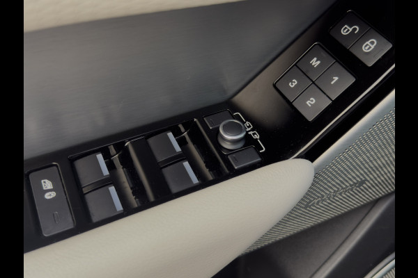 Land Rover Range Rover Velar 3.0 V6 AWD HSE R-dynamic - Airco, Elek. verst. stoelen, Stuur- stoelverwarming, Pano, Cruise! Land Rover Range Rover Velar 3.0 V6 AWD HSE R-dynamic - Airco, Elek. verst. stoelen, Stuur- stoelverwarming, Pano, Cruise!