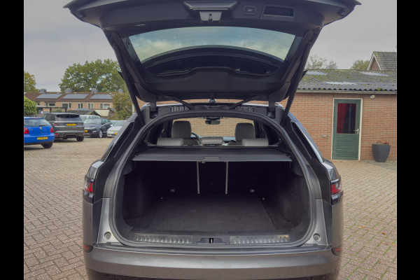 Land Rover Range Rover Velar 3.0 V6 AWD HSE R-dynamic - Airco, Elek. verst. stoelen, Stuur- stoelverwarming, Pano, Cruise! Land Rover Range Rover Velar 3.0 V6 AWD HSE R-dynamic - Airco, Elek. verst. stoelen, Stuur- stoelverwarming, Pano, Cruise!