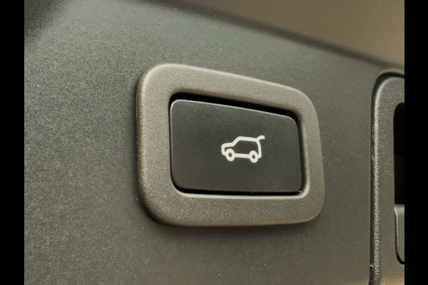 Land Rover Range Rover Velar 3.0 V6 AWD HSE R-dynamic - Airco, Elek. verst. stoelen, Stuur- stoelverwarming, Pano, Cruise! Land Rover Range Rover Velar 3.0 V6 AWD HSE R-dynamic - Airco, Elek. verst. stoelen, Stuur- stoelverwarming, Pano, Cruise!