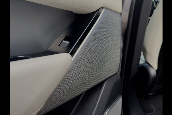 Land Rover Range Rover Velar 3.0 V6 AWD HSE R-dynamic - Airco, Elek. verst. stoelen, Stuur- stoelverwarming, Pano, Cruise! Land Rover Range Rover Velar 3.0 V6 AWD HSE R-dynamic - Airco, Elek. verst. stoelen, Stuur- stoelverwarming, Pano, Cruise!