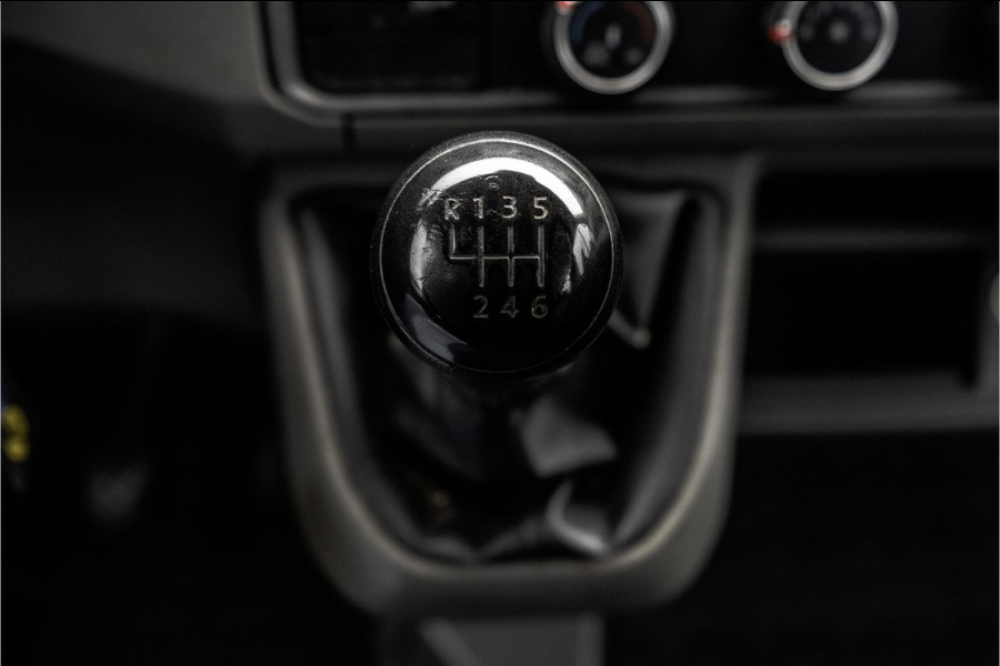 Volkswagen Crafter 35 2.0 TDI | Kipper | DC | 6-Zits | Cruise | Airco | Euro 6 Volkswagen Crafter 35 2.0 TDI | Kipper | DC | 6-Zits | Cruise | Airco | Euro 6