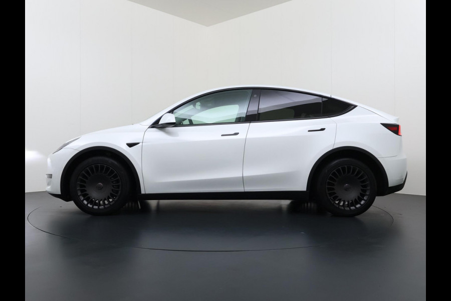 Tesla Model Y Long Range AWD 75 kWh AUTOPILOT| RIJKLAARPRIJS INCL. TESLA GARANTIE TOT 08-2026/80.000KM accu en aandrijflijn t/m 08-2030/192.000km Tesla Model Y Long Range AWD 75 kWh AUTOPILOT| RIJKLAARPRIJS INCL. TESLA GARANTIE TOT 08-2026/80.000KM accu en aandrijflijn t/m 08-2030/192.000km