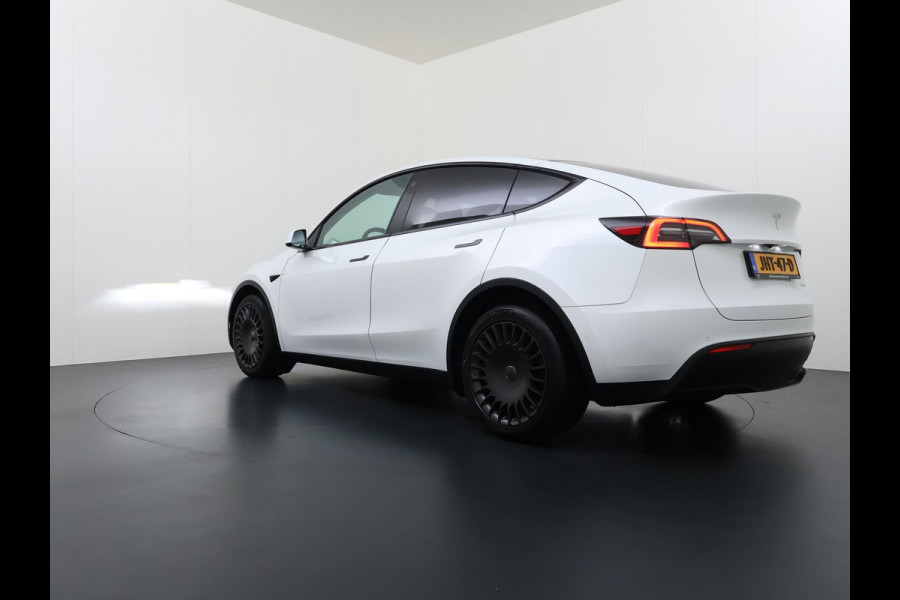 Tesla Model Y Long Range AWD 75 kWh AUTOPILOT| RIJKLAARPRIJS INCL. TESLA GARANTIE TOT 08-2026/80.000KM accu en aandrijflijn t/m 08-2030/192.000km Tesla Model Y Long Range AWD 75 kWh AUTOPILOT| RIJKLAARPRIJS INCL. TESLA GARANTIE TOT 08-2026/80.000KM accu en aandrijflijn t/m 08-2030/192.000km