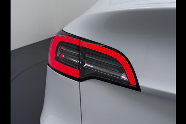 Tesla Model Y Long Range AWD 75 kWh AUTOPILOT| RIJKLAARPRIJS INCL. TESLA GARANTIE TOT 08-2026/80.000KM accu en aandrijflijn t/m 08-2030/192.000km Tesla Model Y Long Range AWD 75 kWh AUTOPILOT| RIJKLAARPRIJS INCL. TESLA GARANTIE TOT 08-2026/80.000KM accu en aandrijflijn t/m 08-2030/192.000km