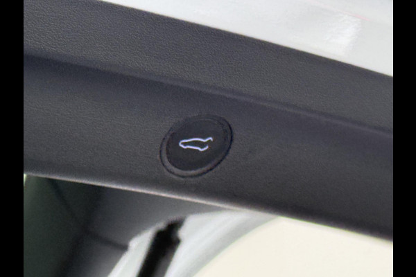 Tesla Model Y Long Range AWD 75 kWh AUTOPILOT| RIJKLAARPRIJS INCL. TESLA GARANTIE TOT 08-2026/80.000KM accu en aandrijflijn t/m 08-2030/192.000km Tesla Model Y Long Range AWD 75 kWh AUTOPILOT| RIJKLAARPRIJS INCL. TESLA GARANTIE TOT 08-2026/80.000KM accu en aandrijflijn t/m 08-2030/192.000km