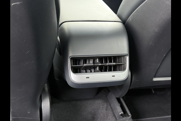 Tesla Model Y Long Range AWD 75 kWh AUTOPILOT| RIJKLAARPRIJS INCL. TESLA GARANTIE TOT 08-2026/80.000KM accu en aandrijflijn t/m 08-2030/192.000km Tesla Model Y Long Range AWD 75 kWh AUTOPILOT| RIJKLAARPRIJS INCL. TESLA GARANTIE TOT 08-2026/80.000KM accu en aandrijflijn t/m 08-2030/192.000km