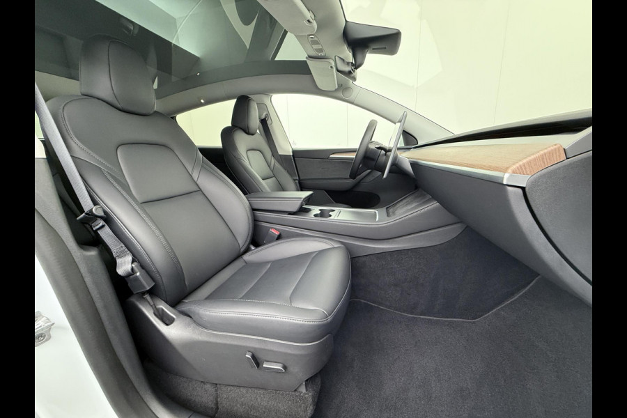 Tesla Model Y Long Range AWD 75 kWh AUTOPILOT| RIJKLAARPRIJS INCL. TESLA GARANTIE TOT 08-2026/80.000KM accu en aandrijflijn t/m 08-2030/192.000km Tesla Model Y Long Range AWD 75 kWh AUTOPILOT| RIJKLAARPRIJS INCL. TESLA GARANTIE TOT 08-2026/80.000KM accu en aandrijflijn t/m 08-2030/192.000km