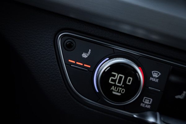 Audi Q5 50 TFSI e - S-Line | Panorama | Keyless | Dealer o.h.