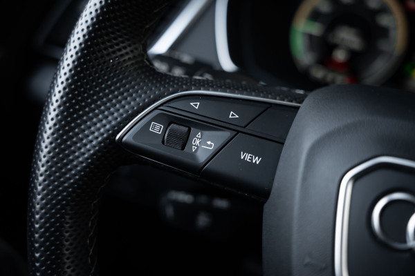 Audi Q5 50 TFSI e - S-Line | Panorama | Keyless | Dealer o.h.